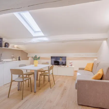 Corso Adriano 13 - Via Emilia Apartment